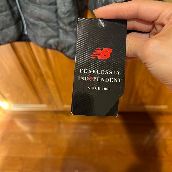 NEW BALANCE Mens jacket size medium - Picture 7 of 8